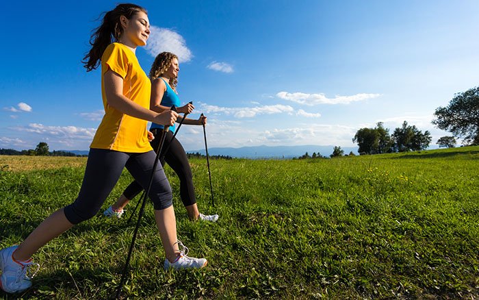 Was ist der Unterschied zwischen Walking und Nordic Walking?