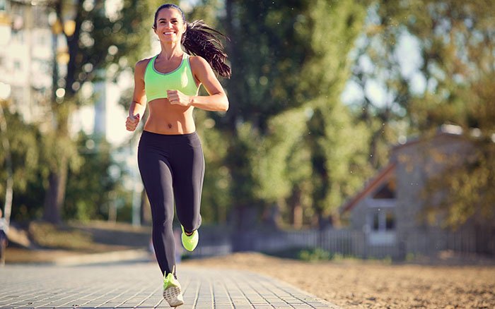 Nordic Walking vs. Joggen: Was sind die wichtigsten Unterschiede?